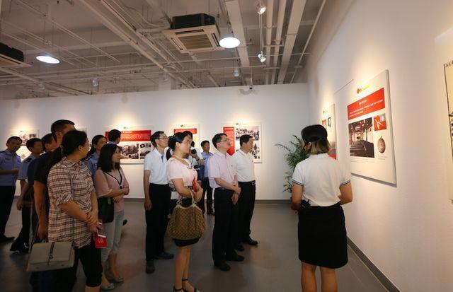 三亚代表团继续审议政府工作报告 审查计划报告和预算报告 周红波陈希刘耿参加